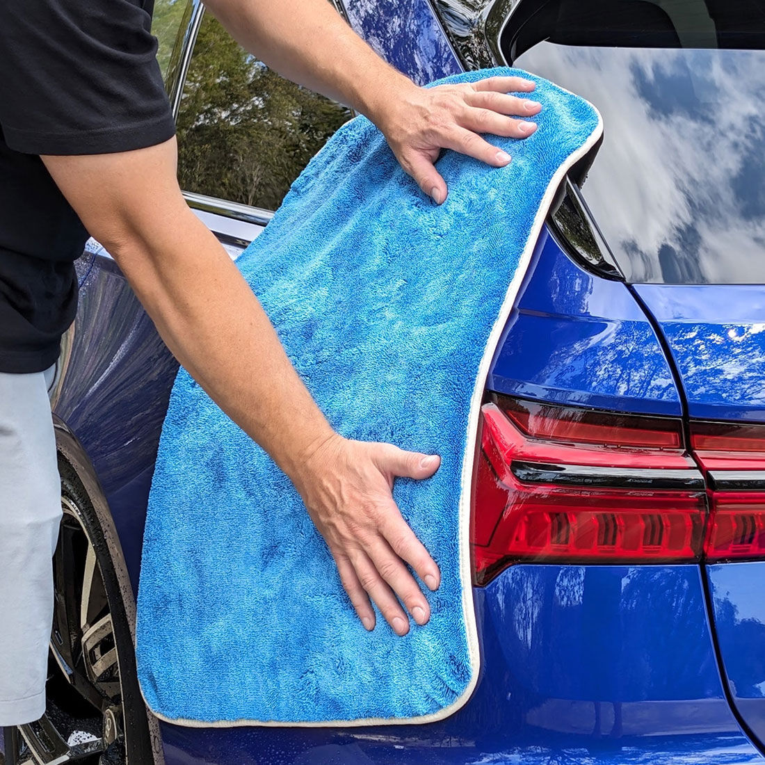 Bowden's Own Twisted Pro Sucker Drying Towel 700 x 500mm
